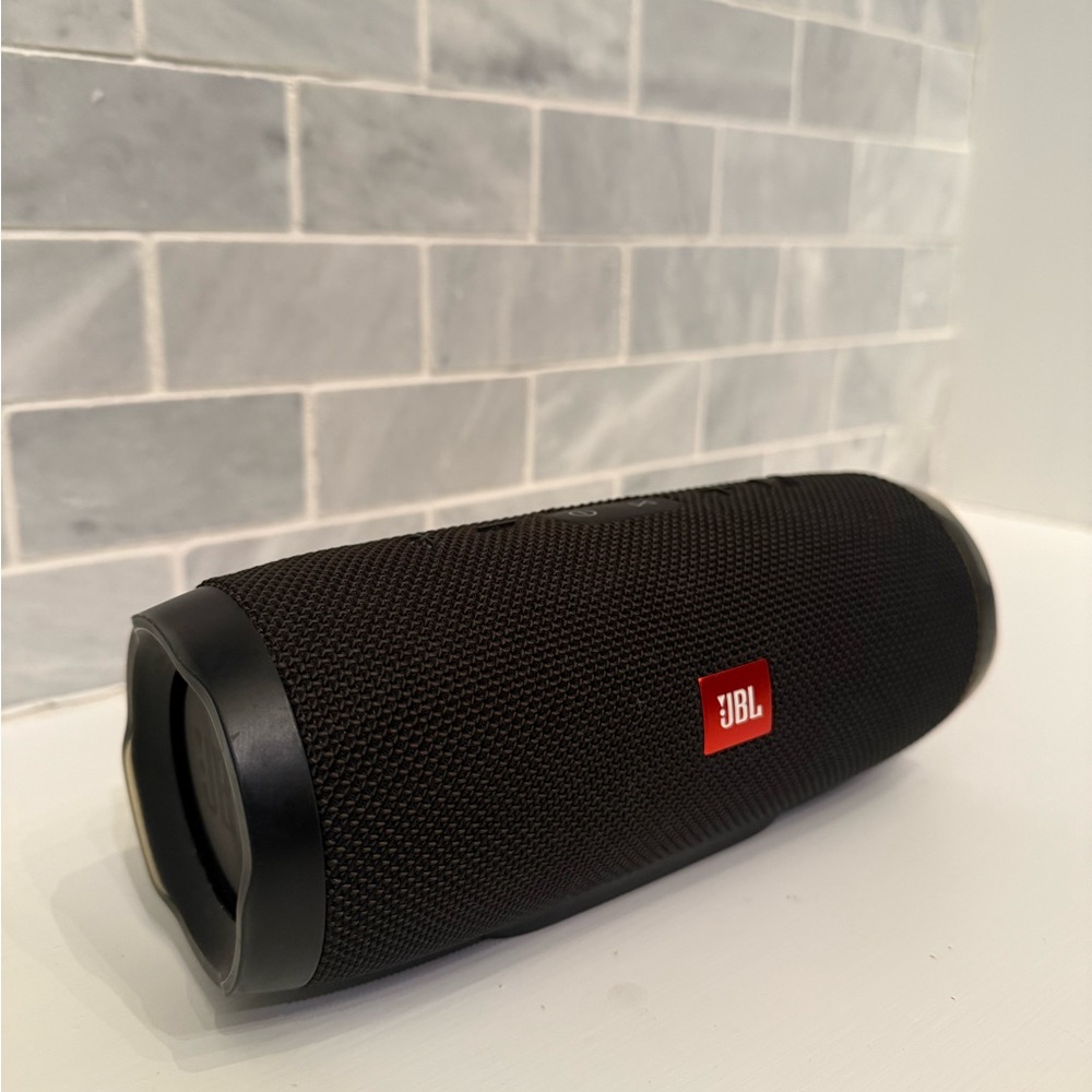 JBL Charge 3 - Bluetooth Speaker